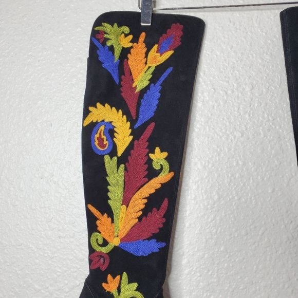 Alice + Olivia Corin Embroidered Suede Tall Heeled Boots Black Womens Size 5 - Picture 3 of 11